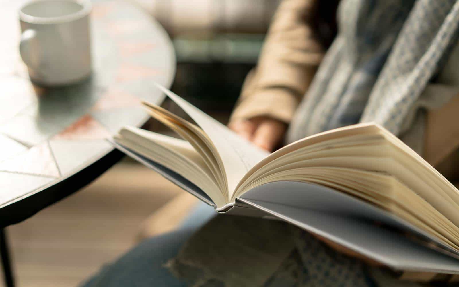 В каком времени глагол reading