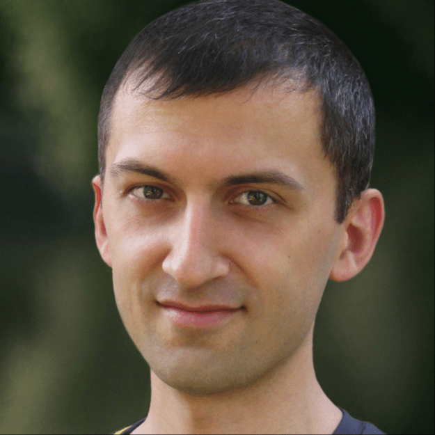 Алексей Холодаев